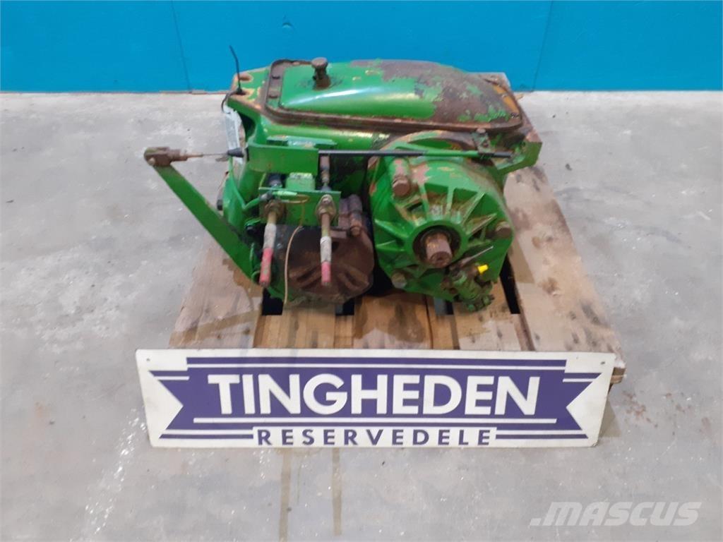 John Deere 1075 트랜스미션