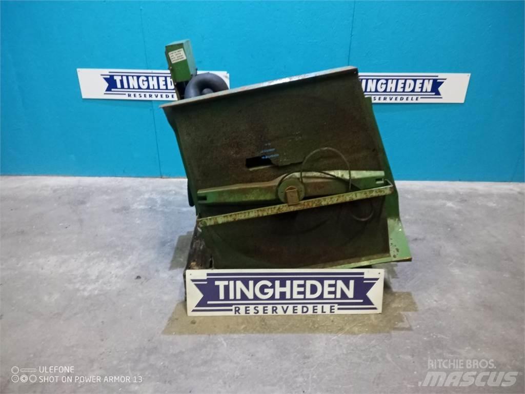John Deere 1075 캐빈 및 인테리어