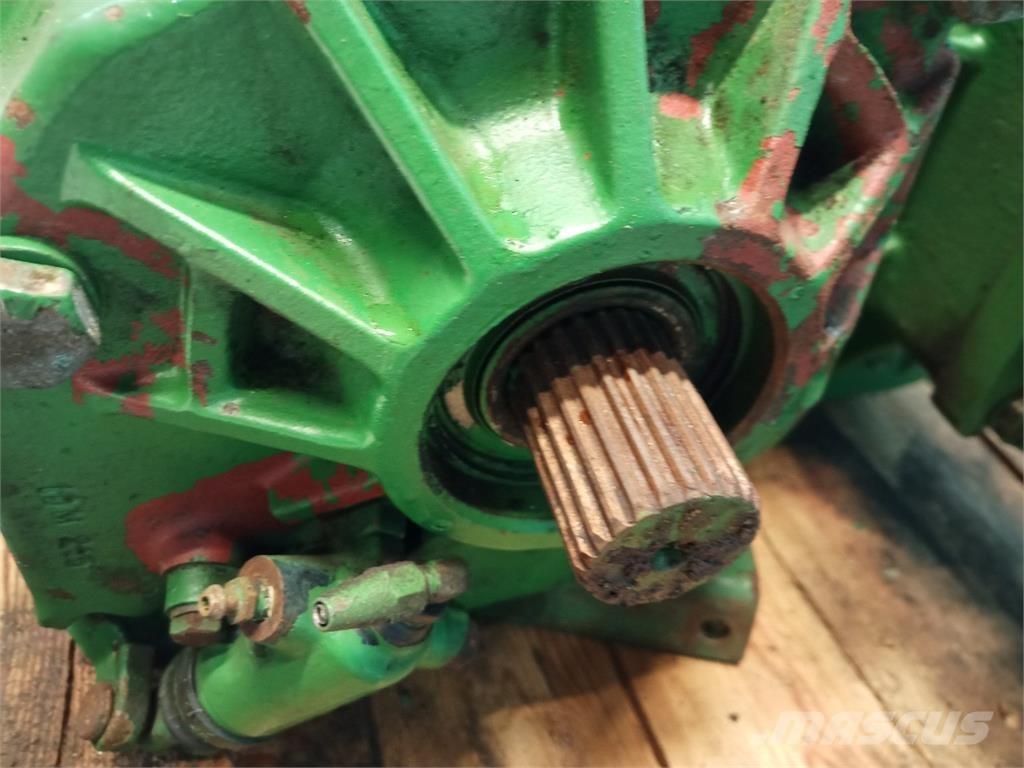 John Deere 1075 트랜스미션