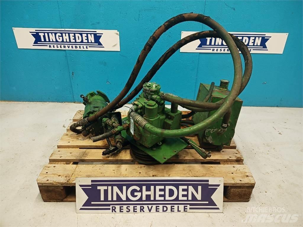 John Deere 1085 유압식 기계