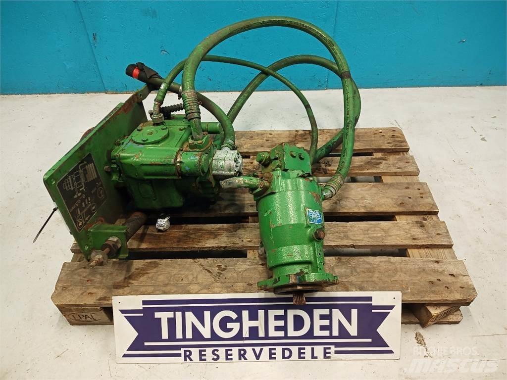 John Deere 1085 유압식 기계