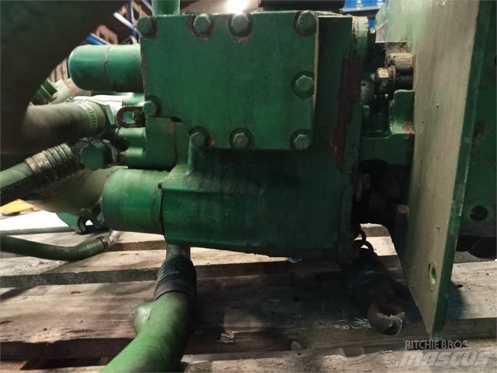 John Deere 1085 유압식 기계