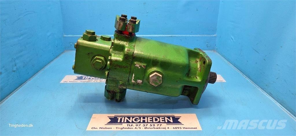 John Deere 1170 유압식 기계