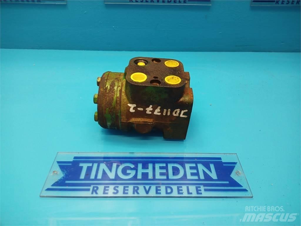 John Deere 1177 유압식 기계