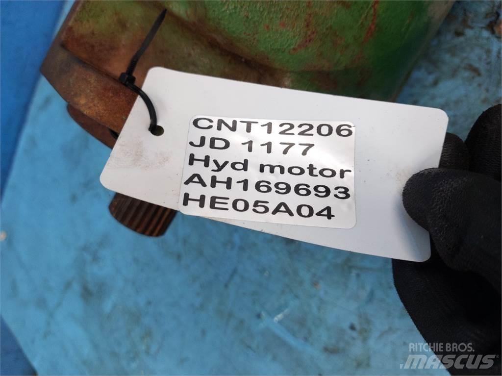 John Deere 1177 유압식 기계