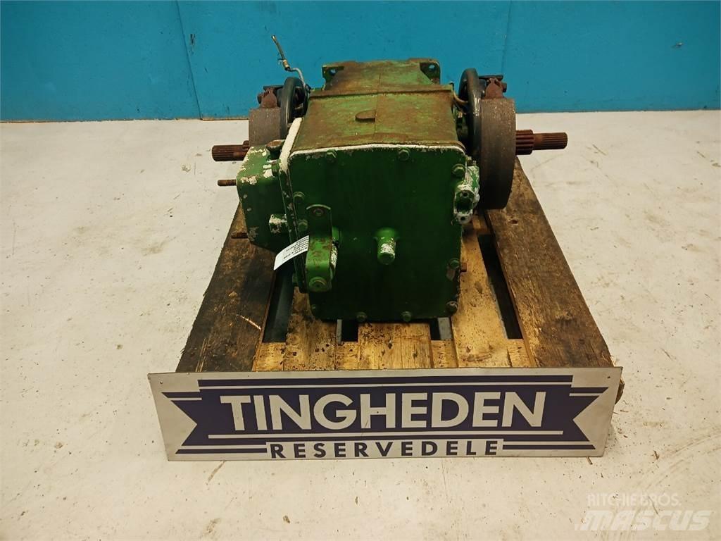 John Deere 2054 트랜스미션