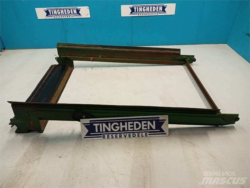 John Deere 2054 모래(염화칼슘) 살포기