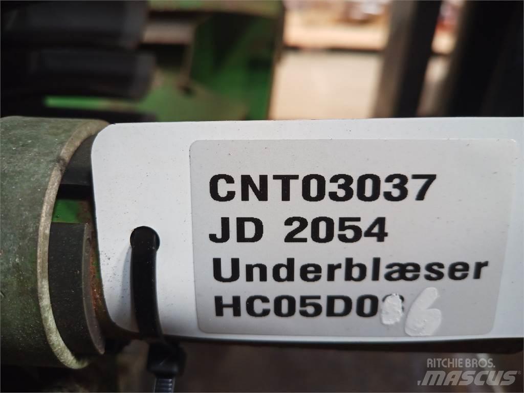 John Deere 2054 모래(염화칼슘) 살포기