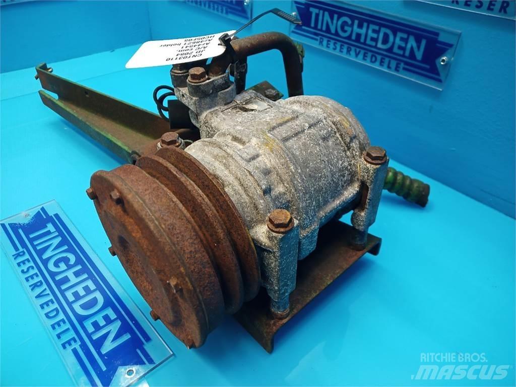 John Deere 2054 캐빈 및 인테리어