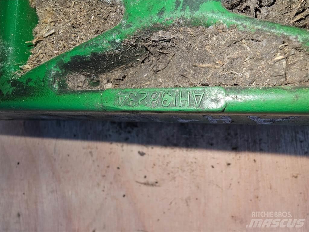 John Deere 2054 모래(염화칼슘) 살포기