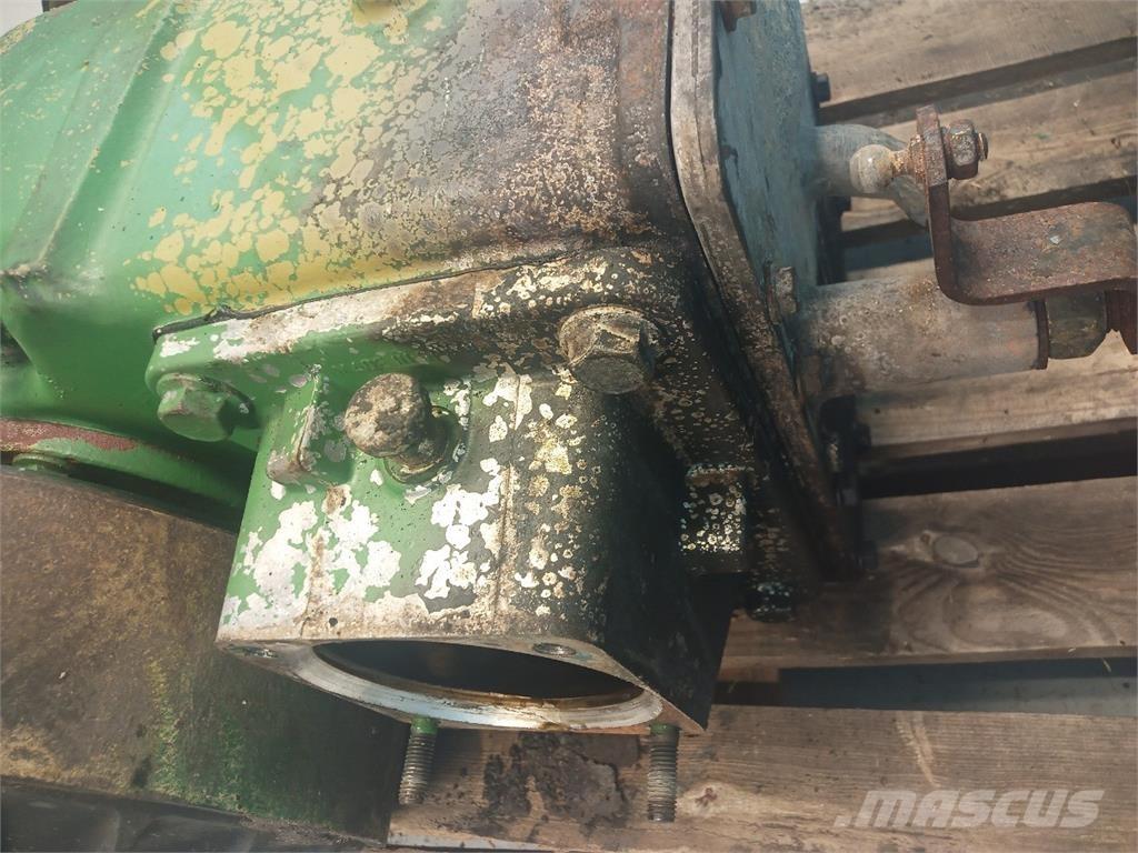 John Deere 2066 트랜스미션
