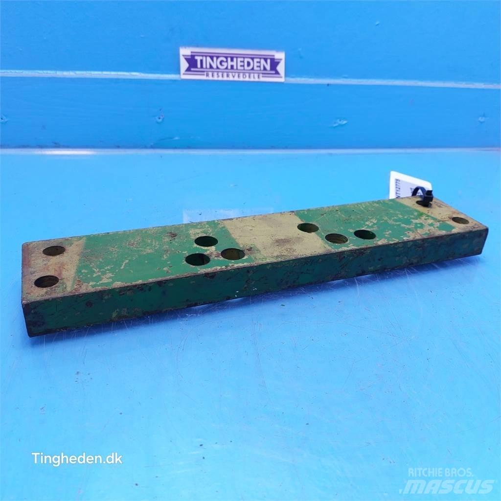 John Deere 2141 기타 트랙터 부속품