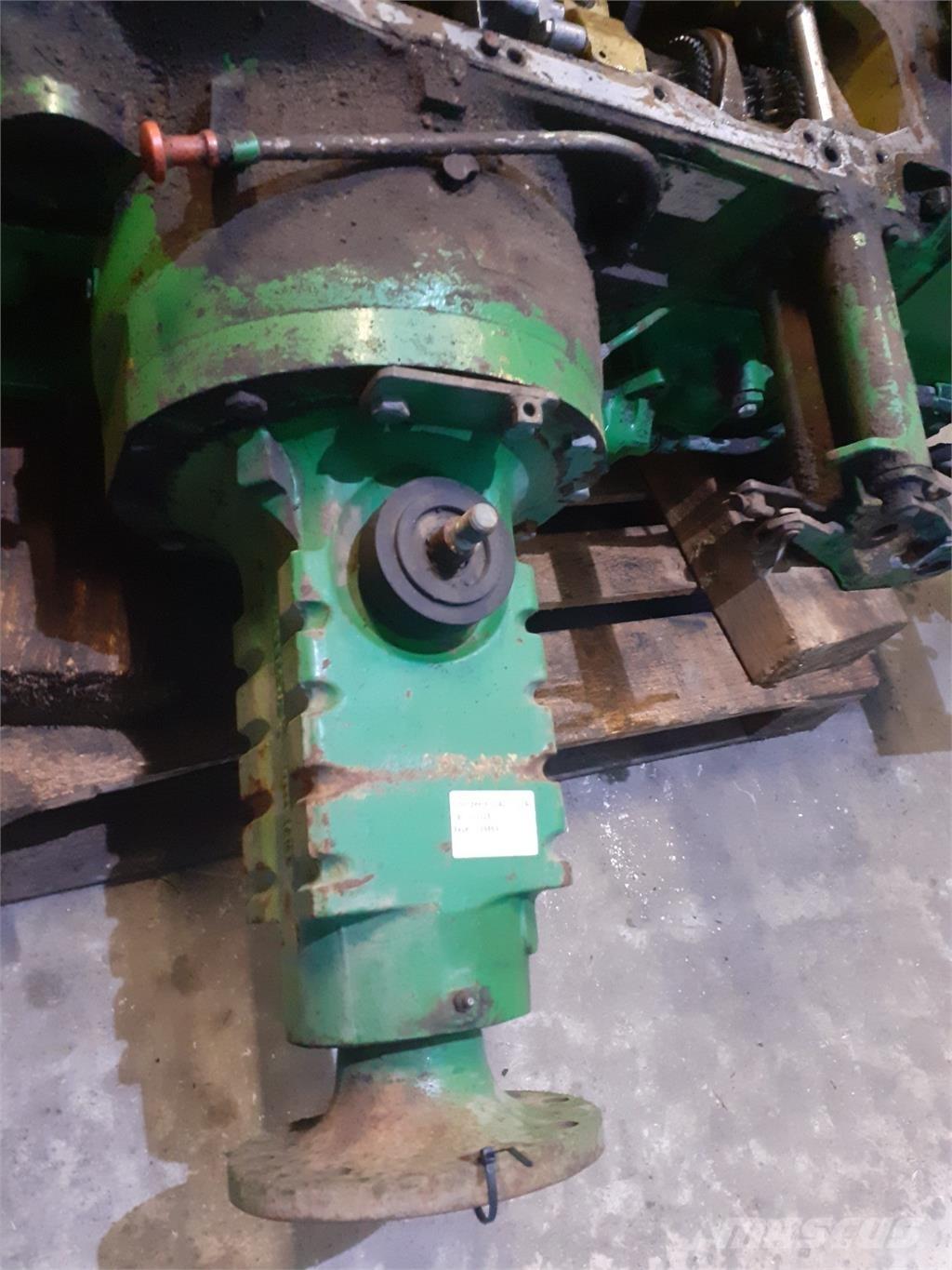 John Deere 3040 트랜스미션