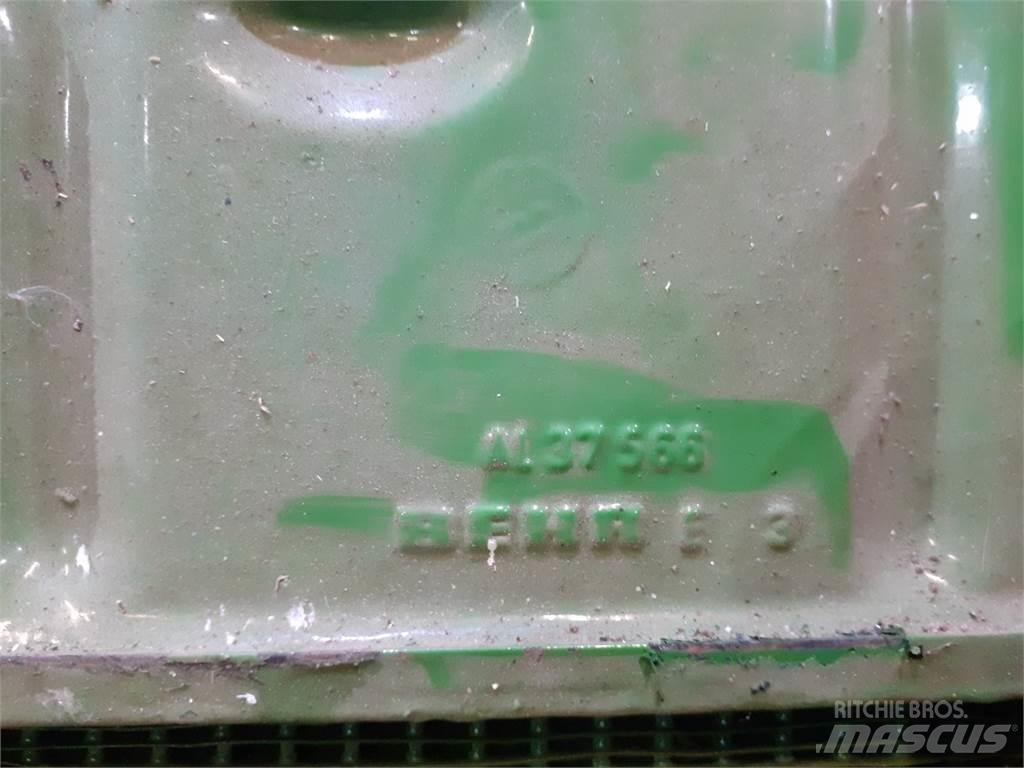 John Deere 3040 라디에이터