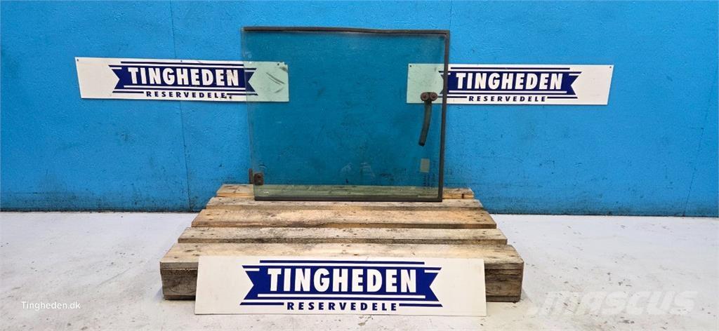 John Deere 3040 캐빈 및 인테리어