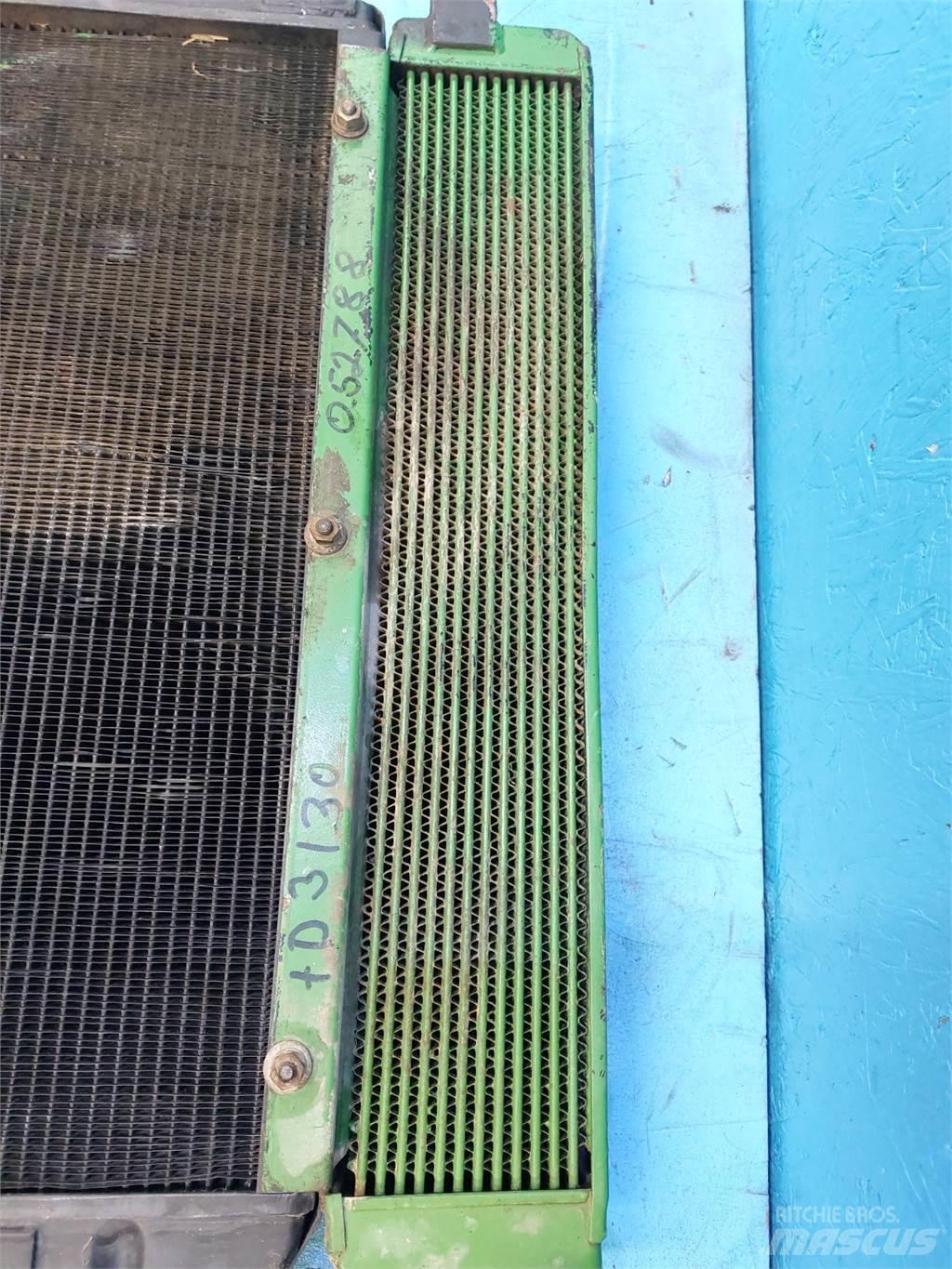 John Deere 3130 라디에이터