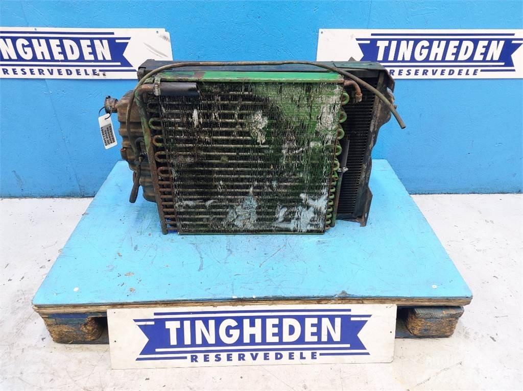 John Deere 4040 라디에이터
