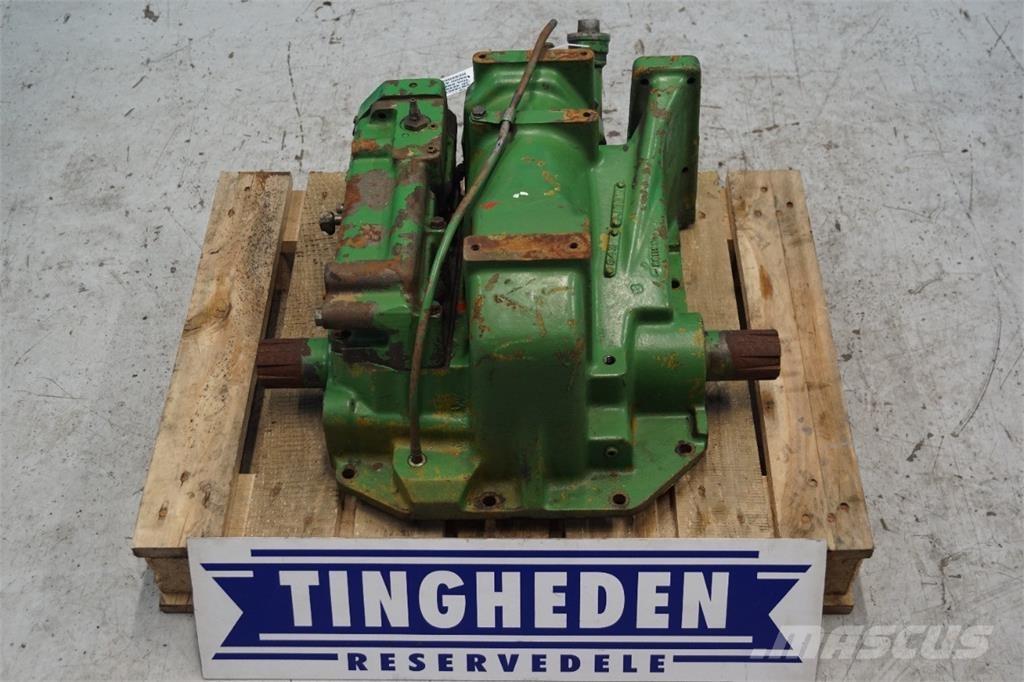 John Deere 4240 기타 트랙터 부속품