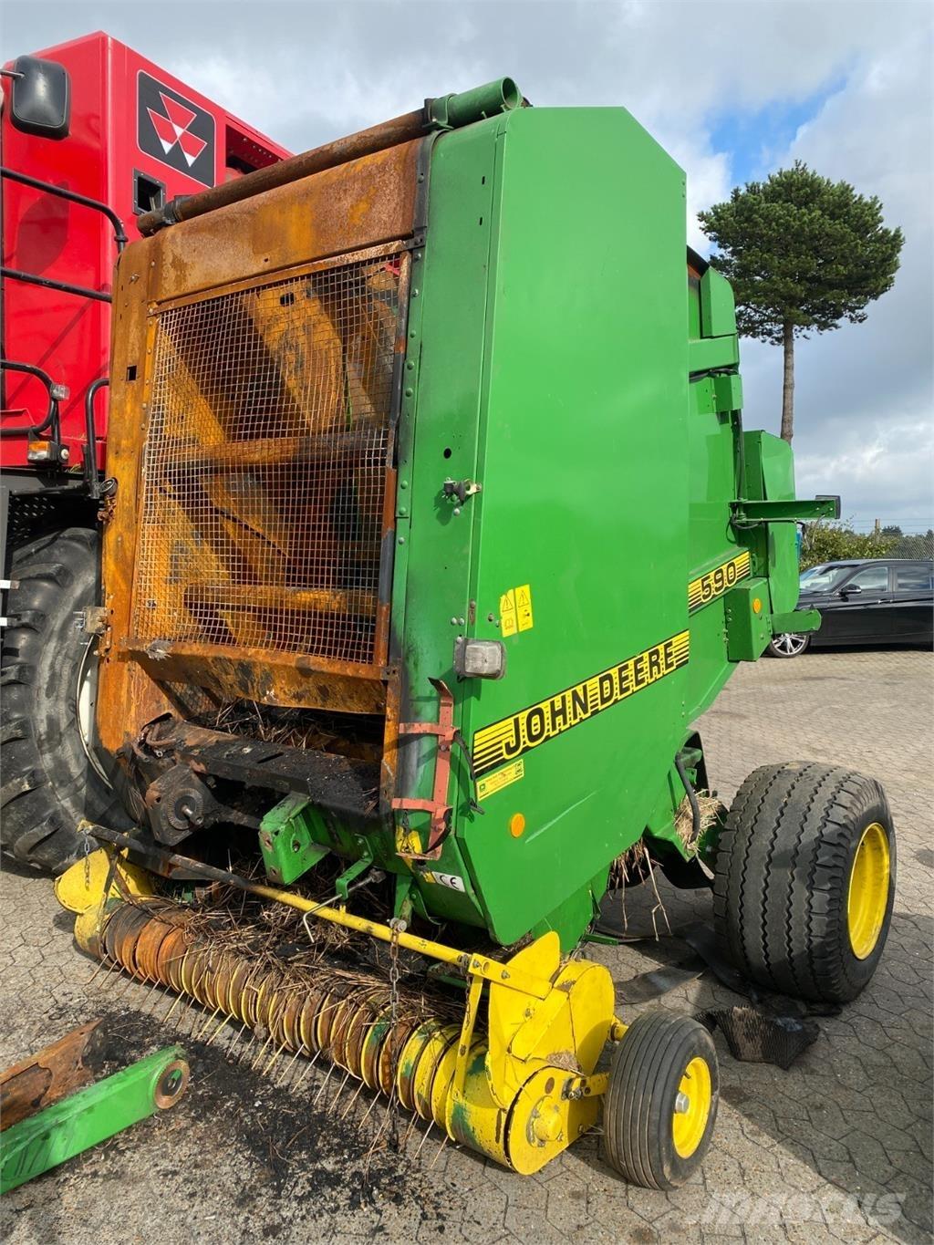 John Deere 590 원형 곤포기