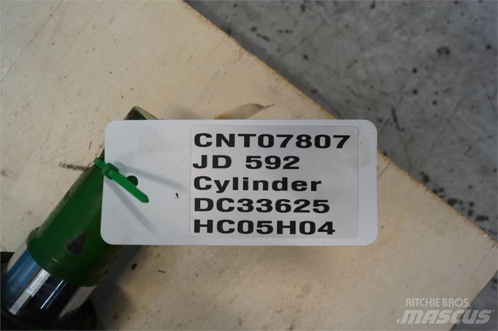 John Deere 592 더미형 화물차