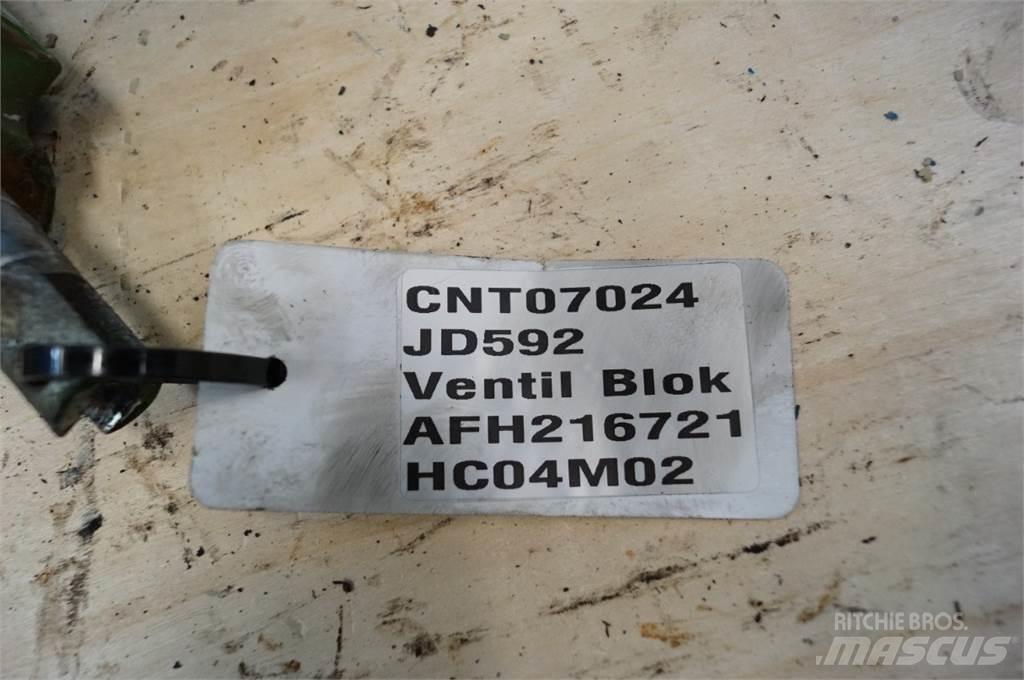 John Deere 592 유압식 기계