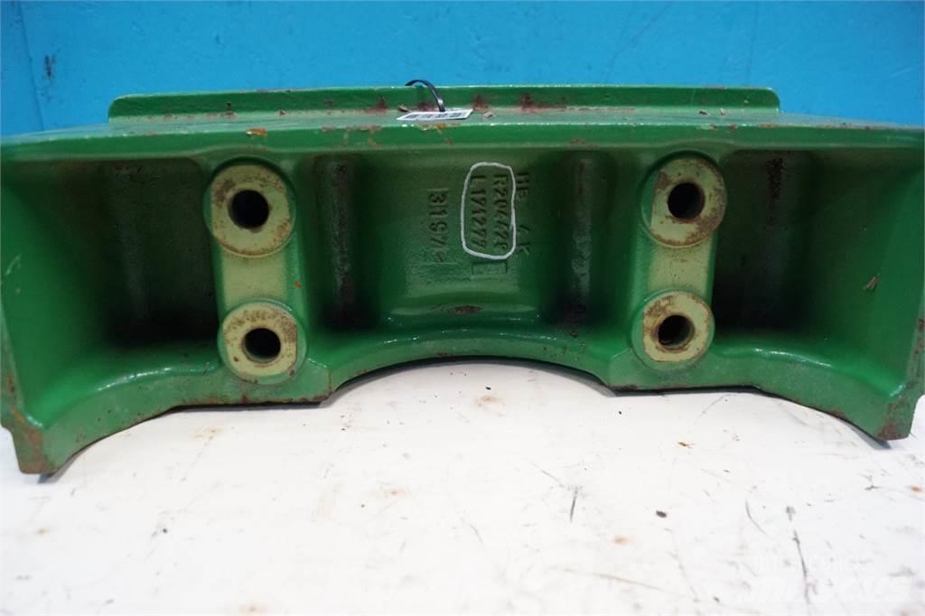John Deere 6105M 전면하중