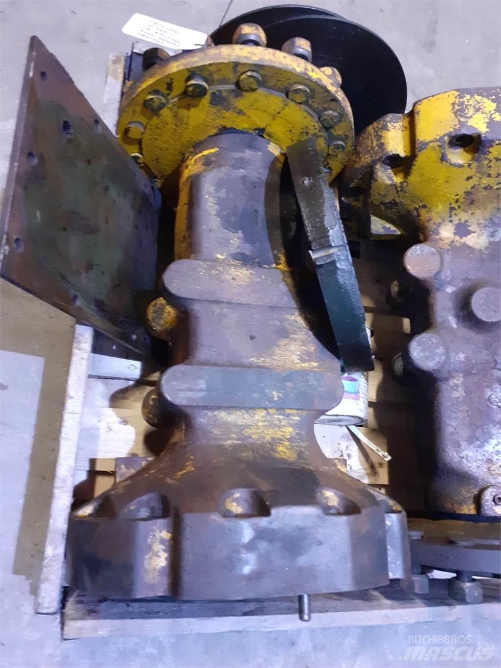 John Deere 644C 차축