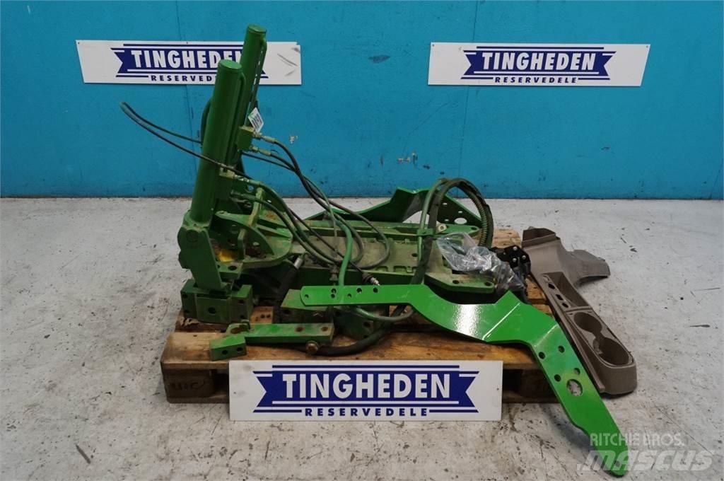 John Deere 8235R 기타 트랙터 부속품