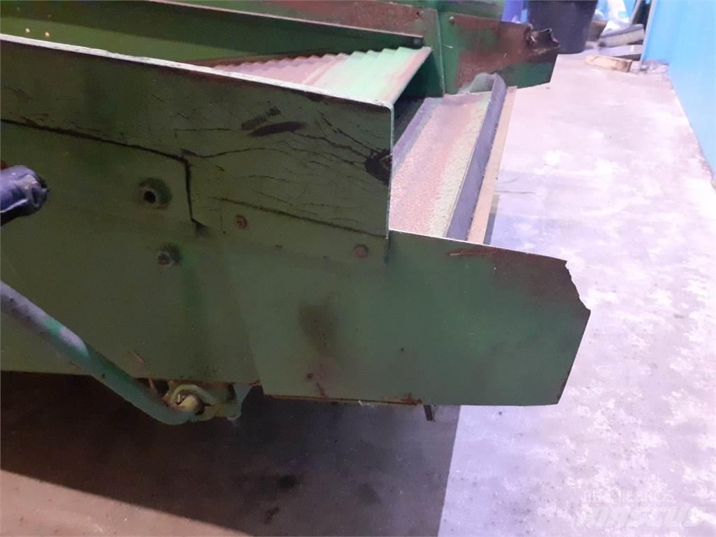 John Deere 955 모래(염화칼슘) 살포기