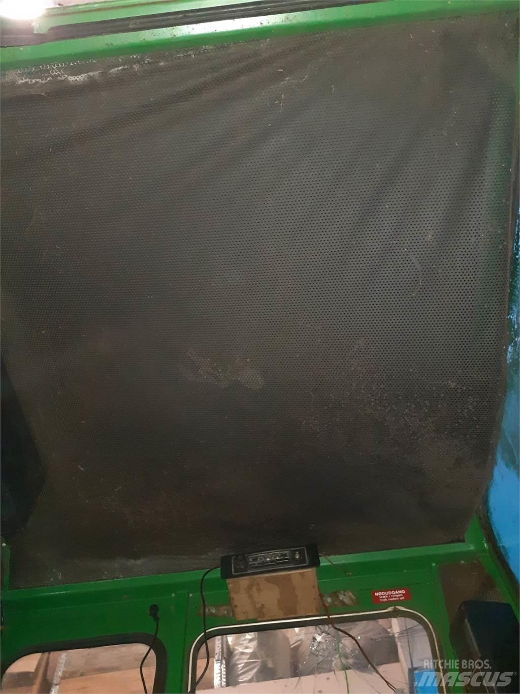 John Deere 955 캐빈 및 인테리어