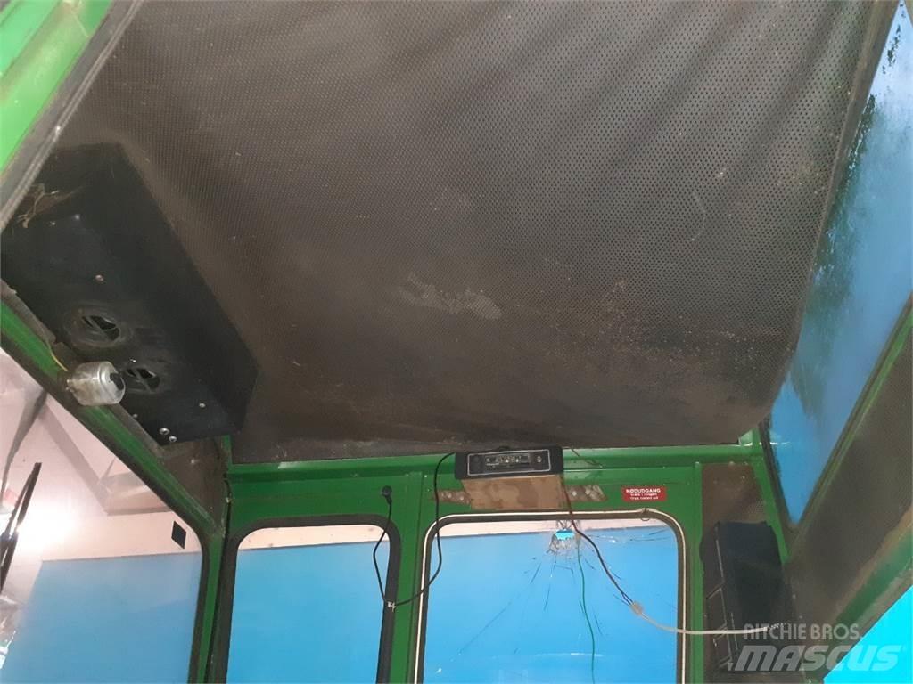 John Deere 955 캐빈 및 인테리어