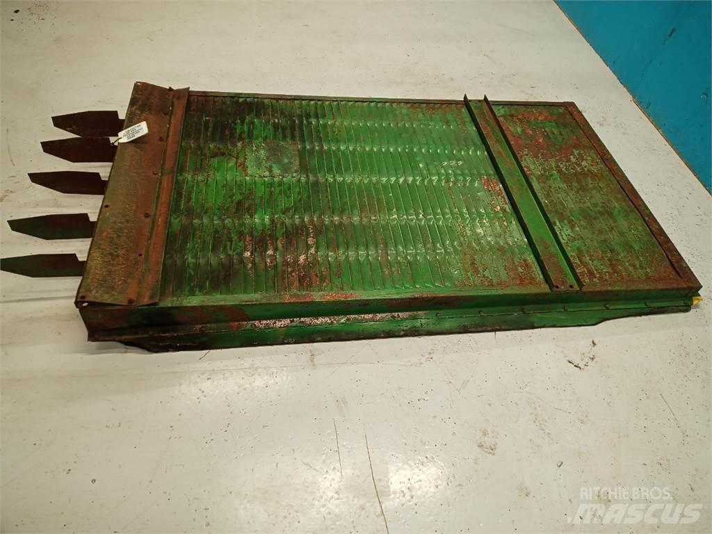 John Deere 955 모래(염화칼슘) 살포기