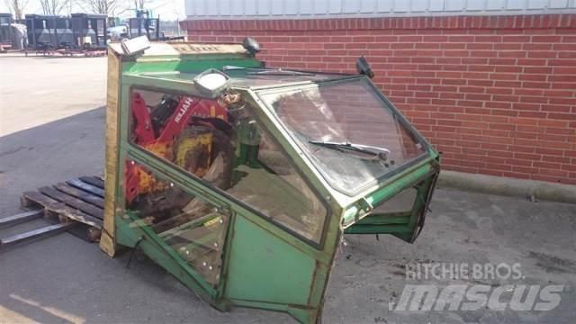 John Deere 975 캐빈 및 인테리어