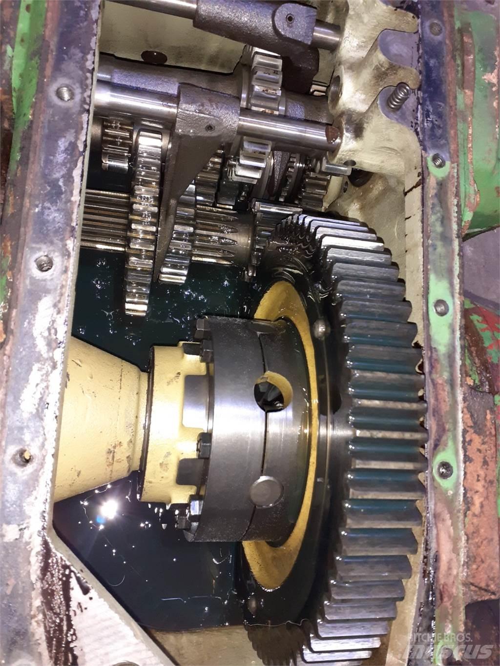 John Deere 975 트랜스미션