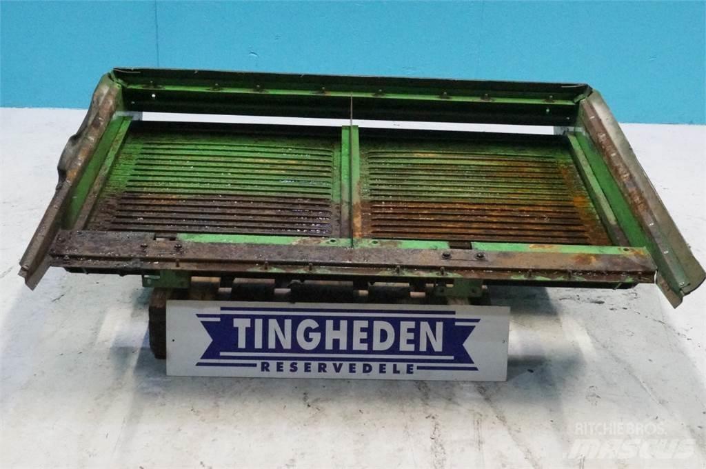 John Deere 9780 모래(염화칼슘) 살포기