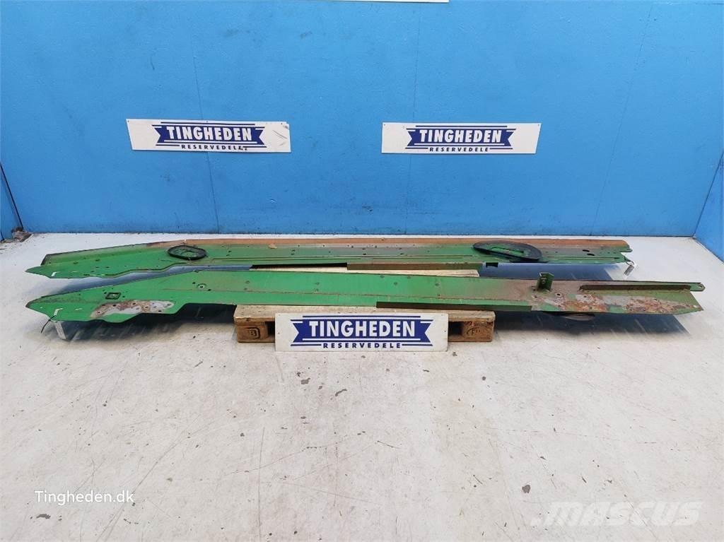 John Deere S670 모래(염화칼슘) 살포기