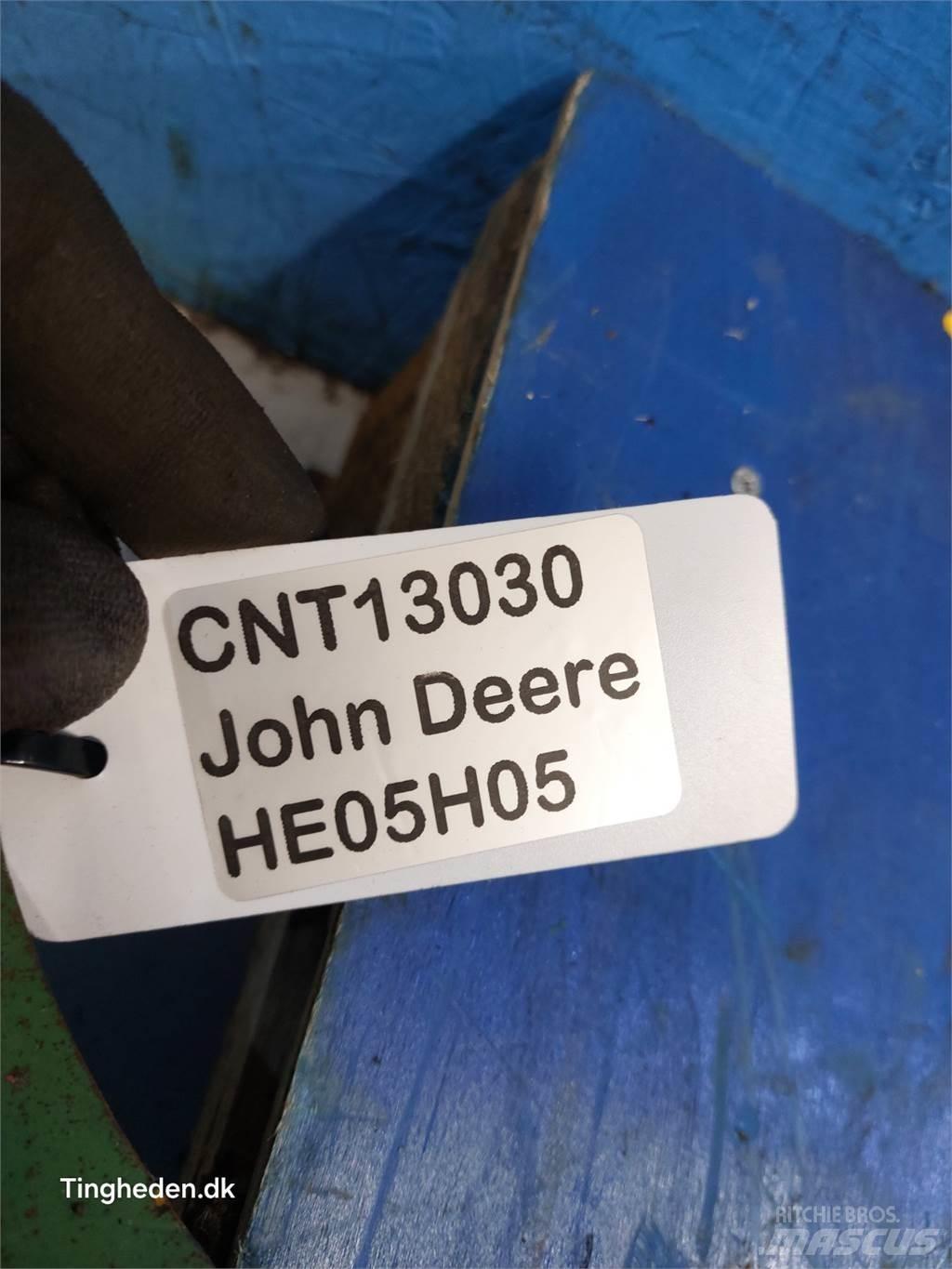 John Deere S670 모래(염화칼슘) 살포기