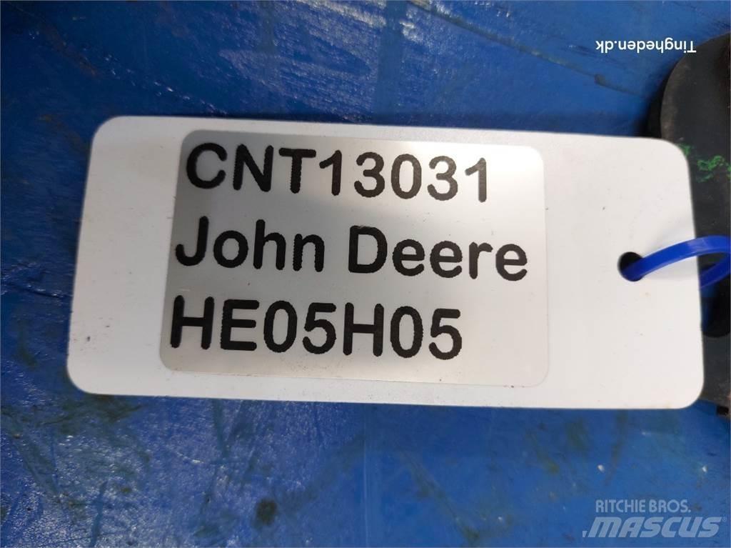 John Deere S670 모래(염화칼슘) 살포기