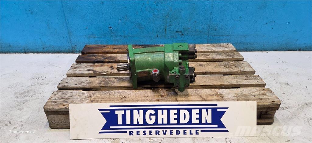 John Deere S690 유압식 기계