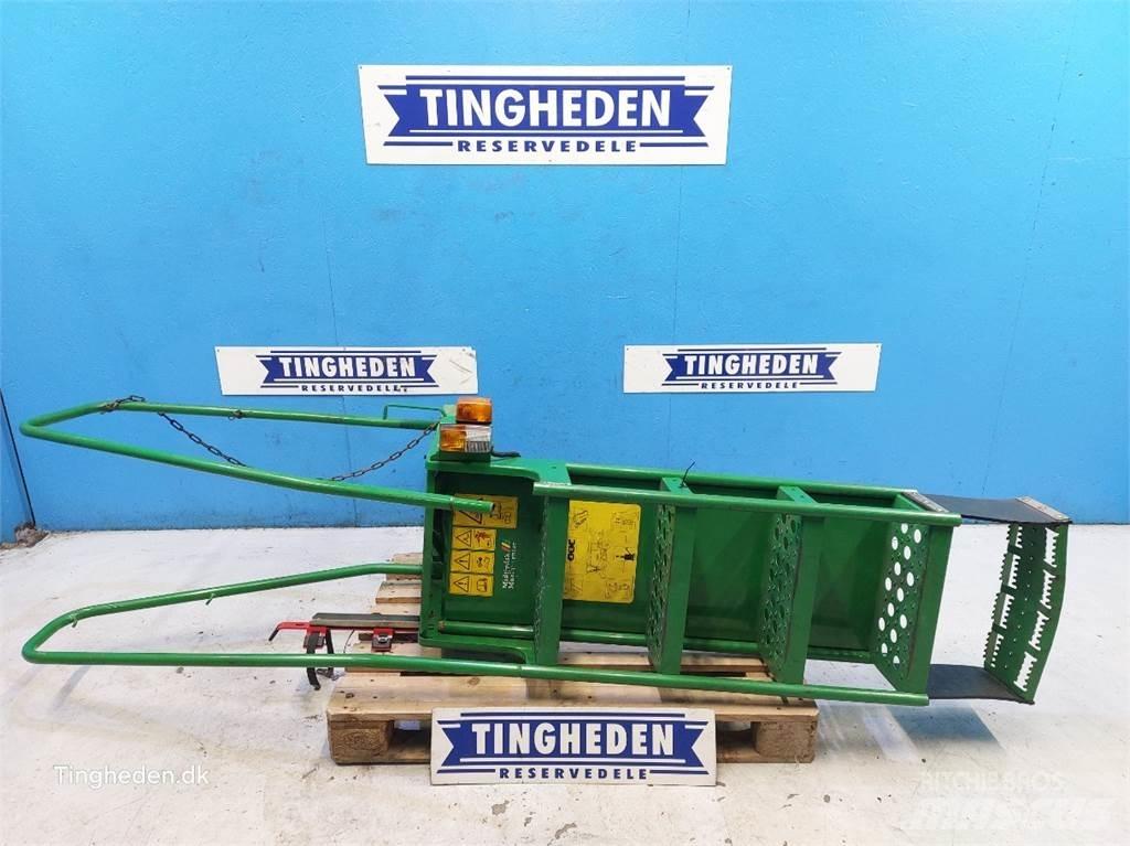 John Deere T660I 캐빈 및 인테리어
