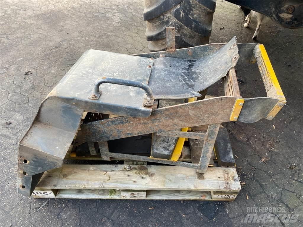 Komatsu WA270  휠로우더