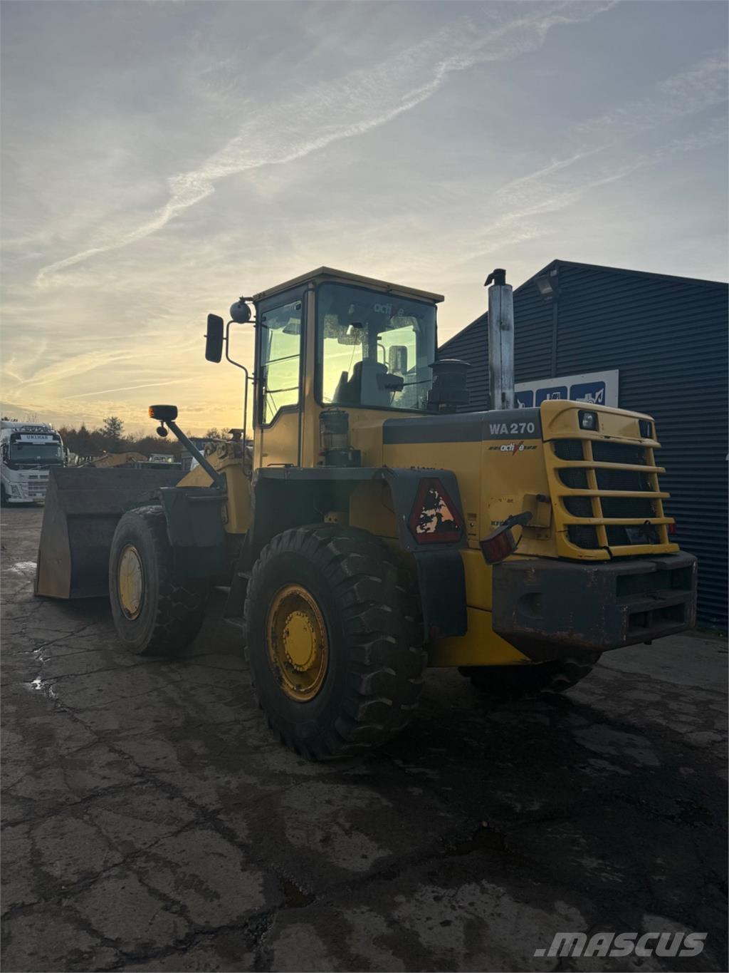 Komatsu WA270-3  휠로우더