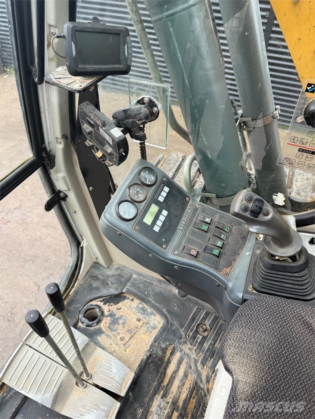 Liebherr 313 대형 굴삭기 29톤 이상