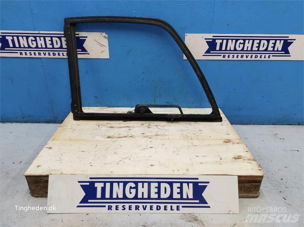 Manitou MT932 캐빈 및 인테리어