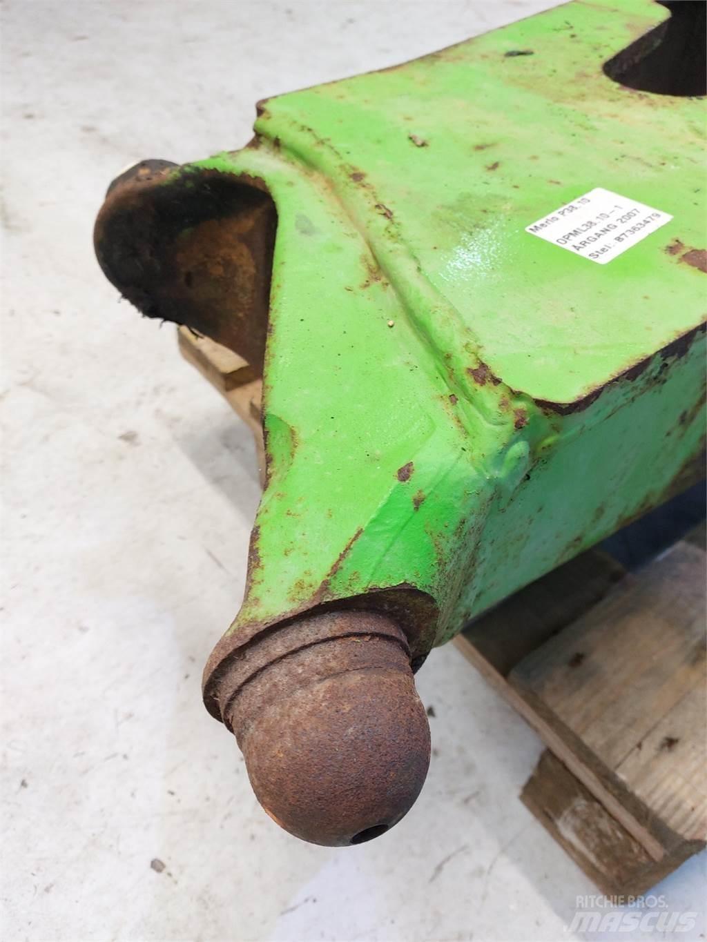 Merlo P38.10 차축