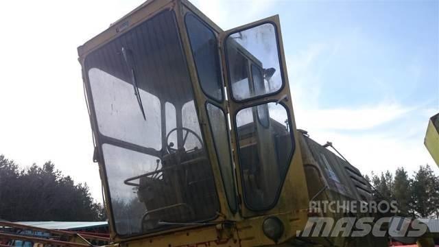 New Holland 1520 캐빈 및 인테리어