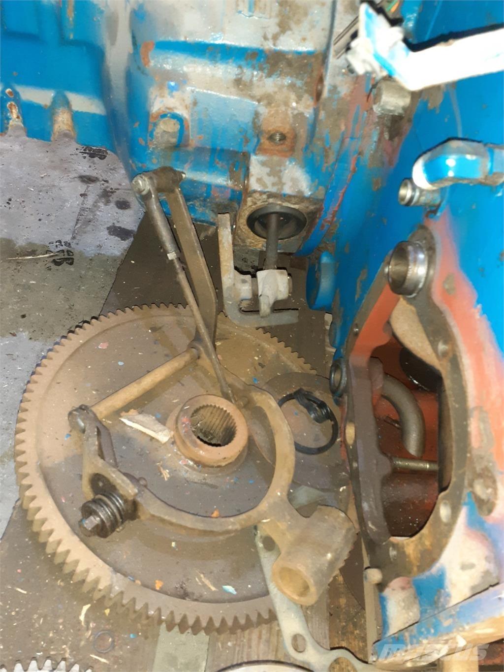 New Holland 8340 트랜스미션