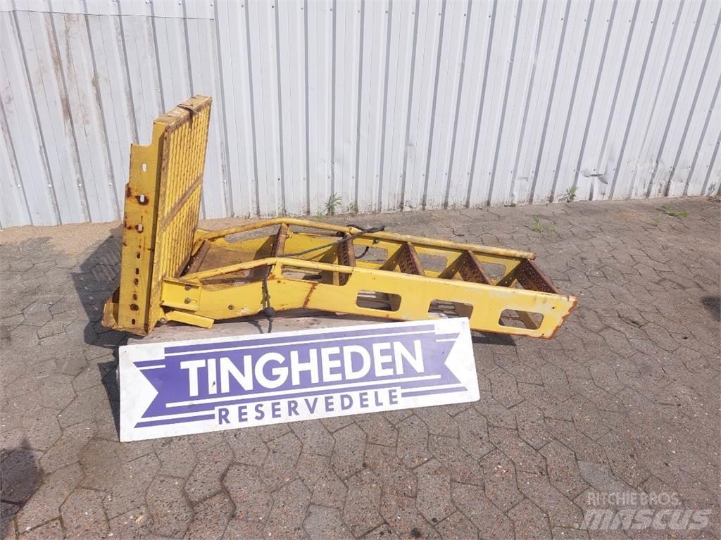 New Holland TF78 캐빈 및 인테리어