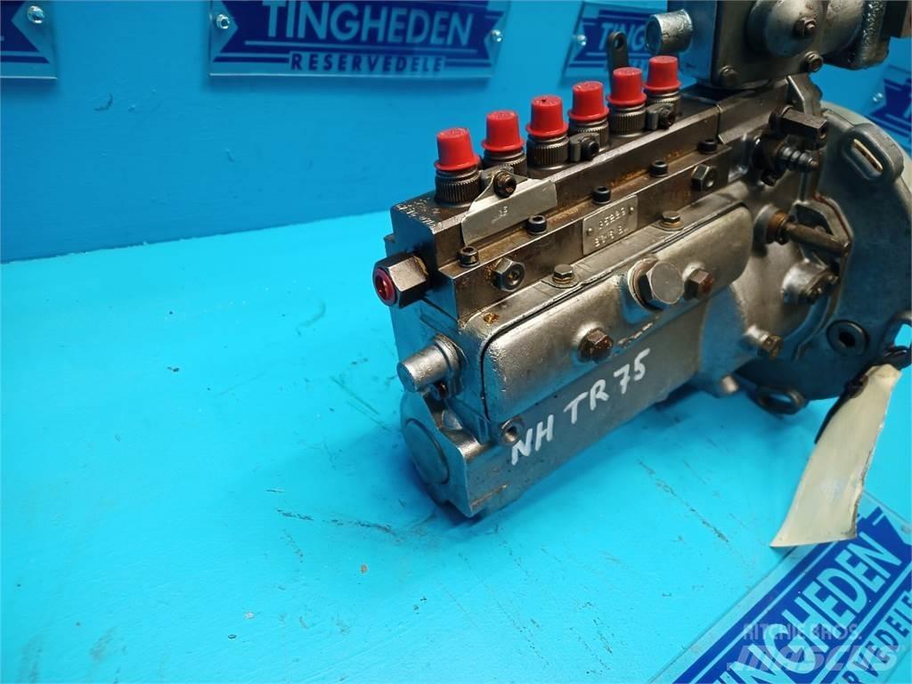 New Holland TR75 엔진