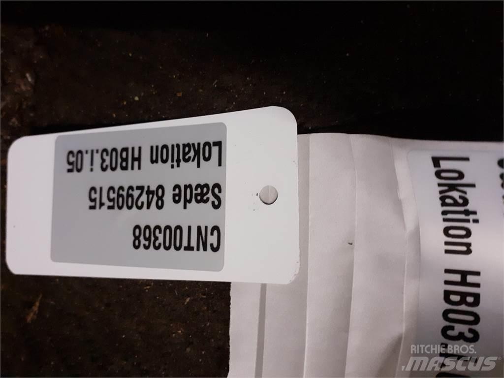 New Holland TX68 캐빈 및 인테리어